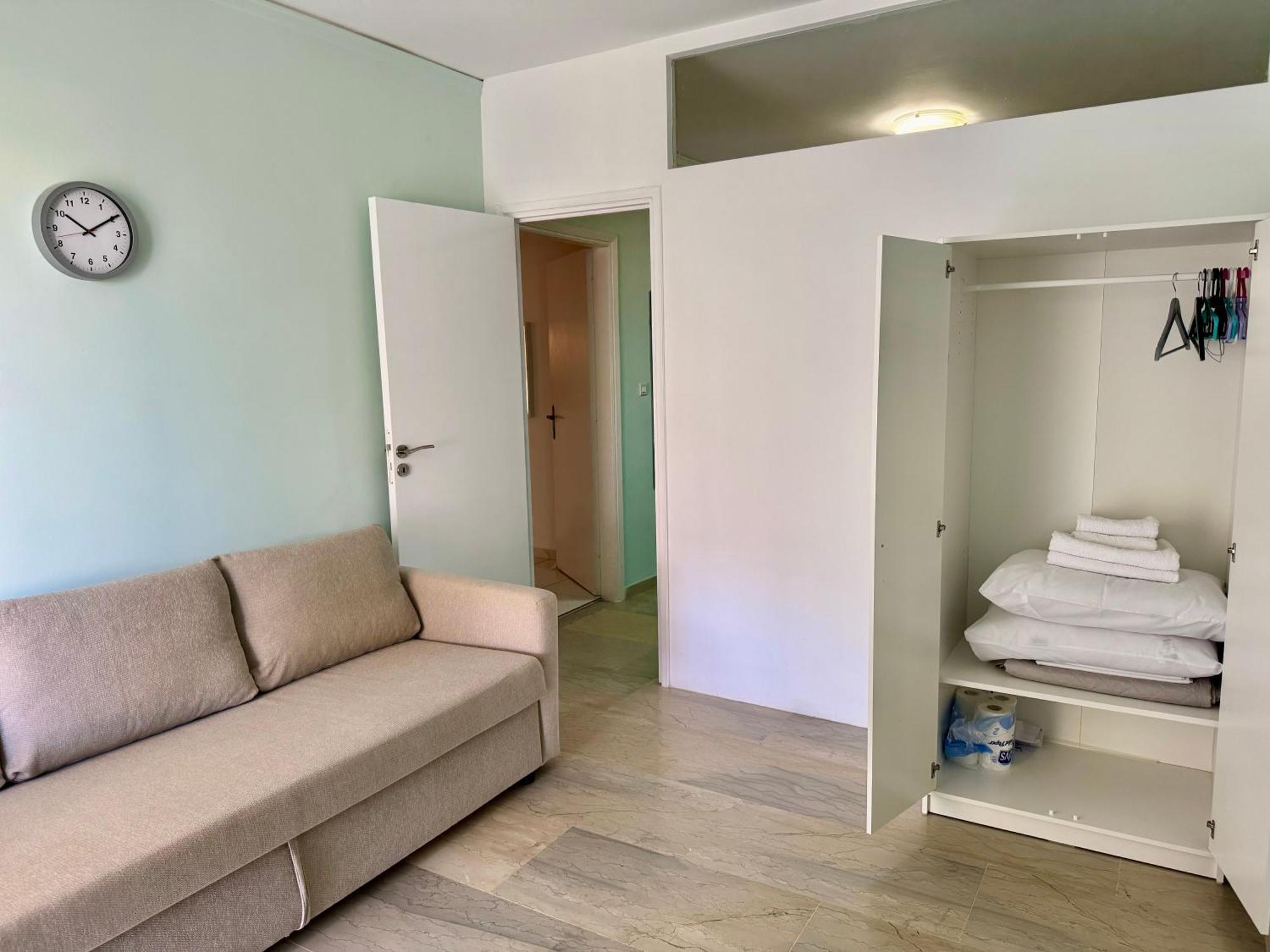 Sun Beach Apartment 阿纳维索斯 外观 照片